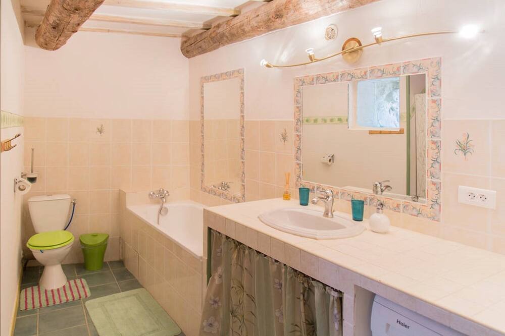 Photo of Bathroom in Gras
