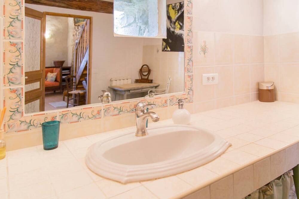 Photo of Bathroom in Gras