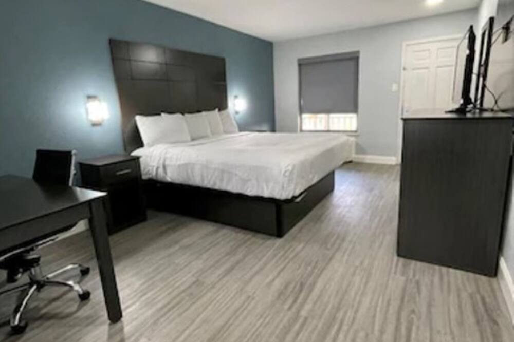 Photo of Bedroom in Tobin Hill