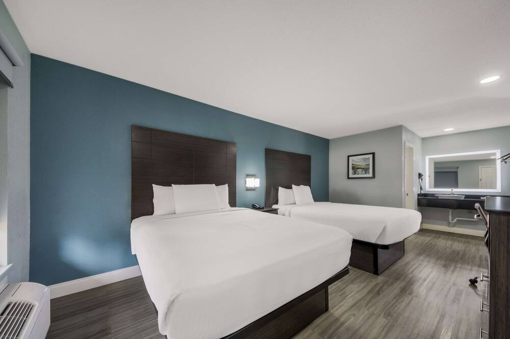 Photo of Bedroom in Tobin Hill