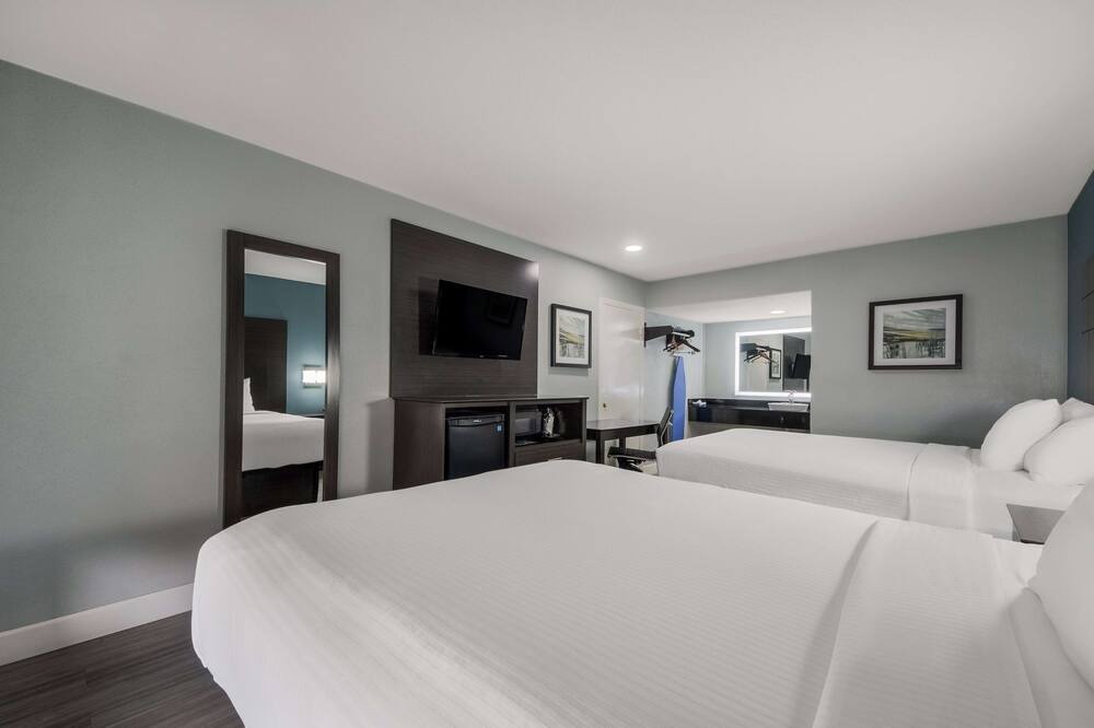 Photo of Bedroom in Tobin Hill