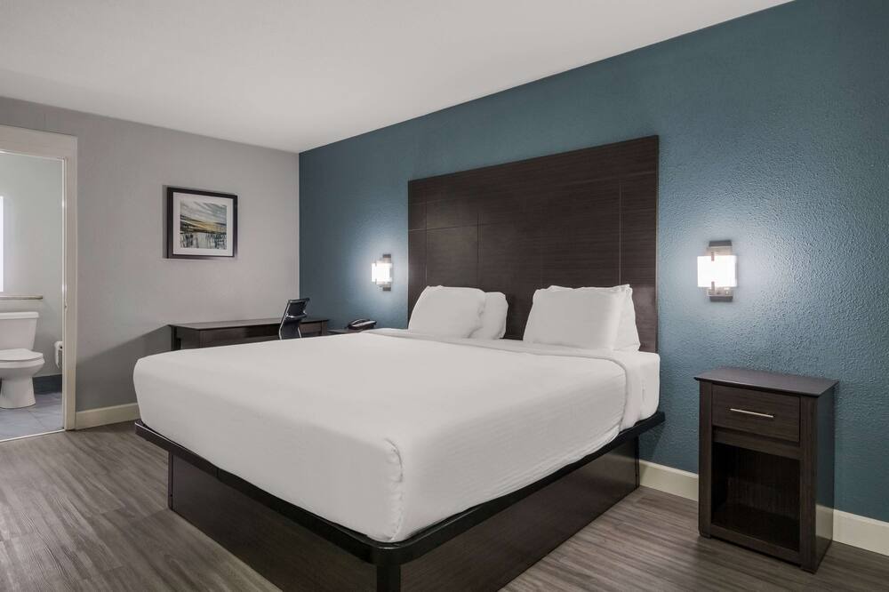 Photo of Bedroom in Tobin Hill