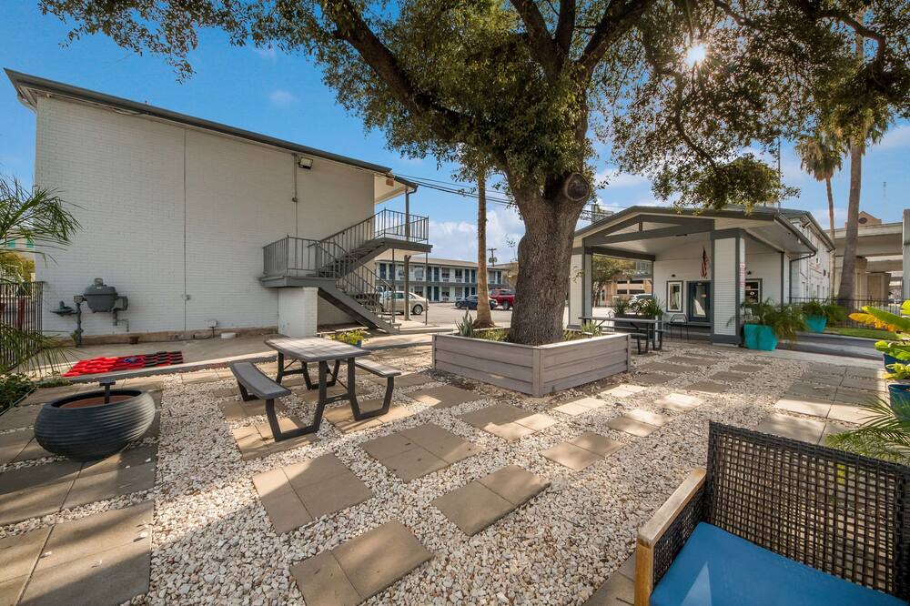 Photo of Outdoor in Tobin Hill
