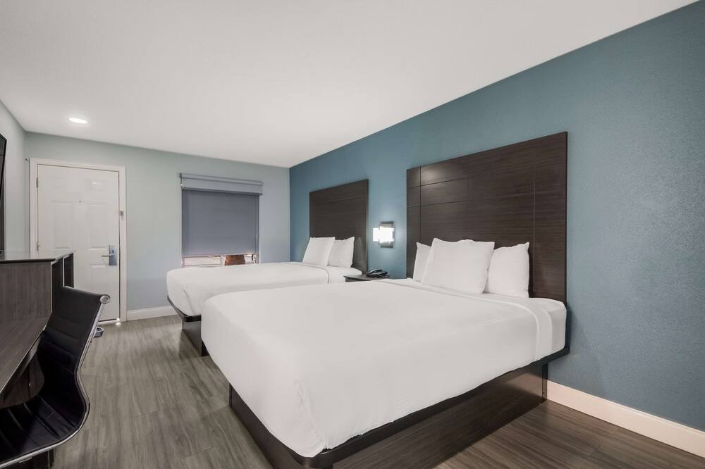 Photo of Bedroom in Tobin Hill