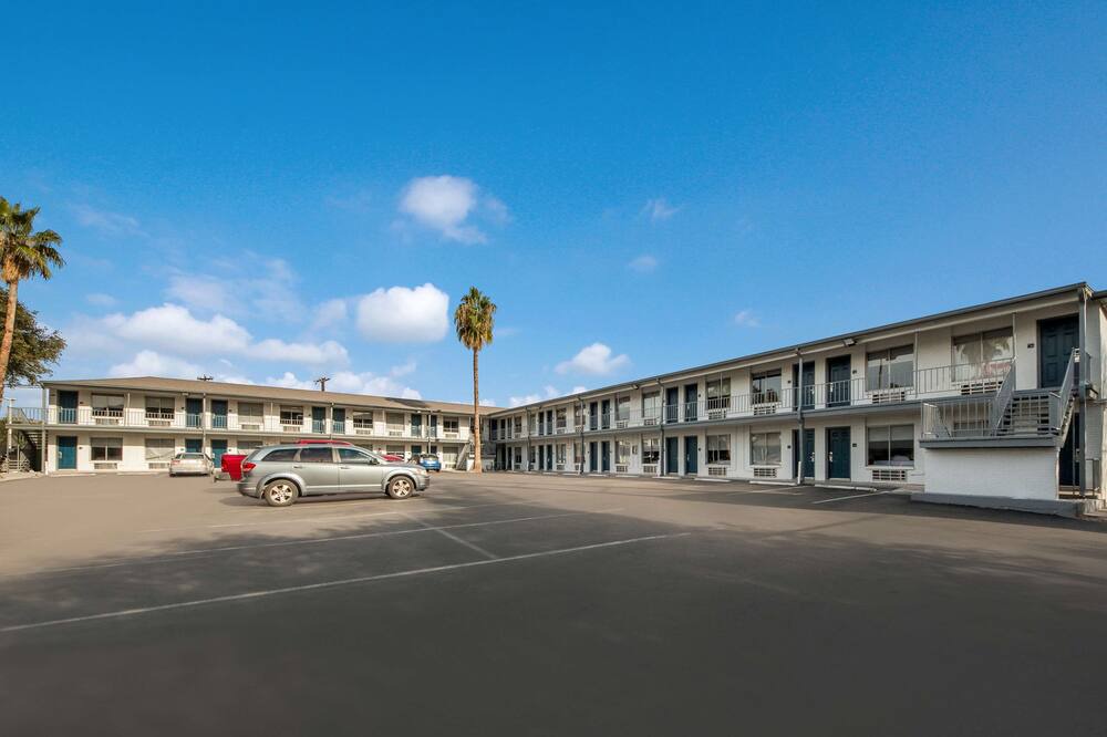 Photo of Outdoor in Tobin Hill