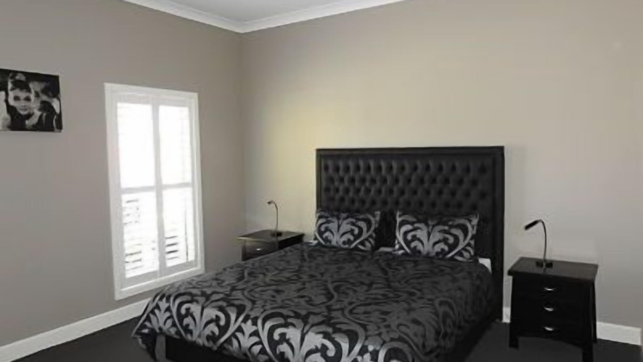 Photo of Others in Rutherglen