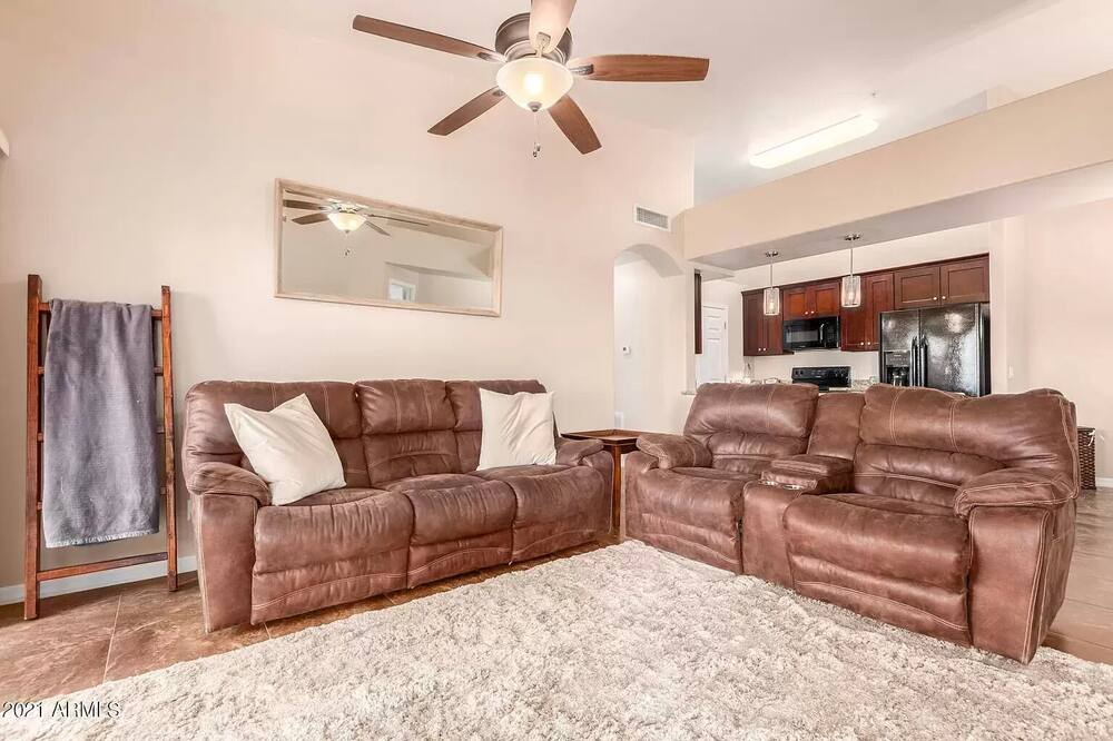 Photo of Livingroom in Parkwood Ranch