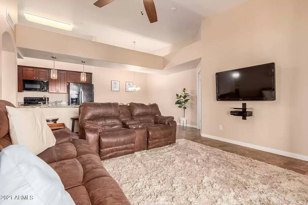 Photo of Livingroom in Parkwood Ranch