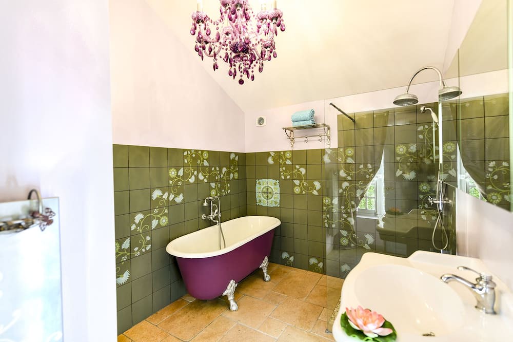 Photo of Bathroom in Mouleydier