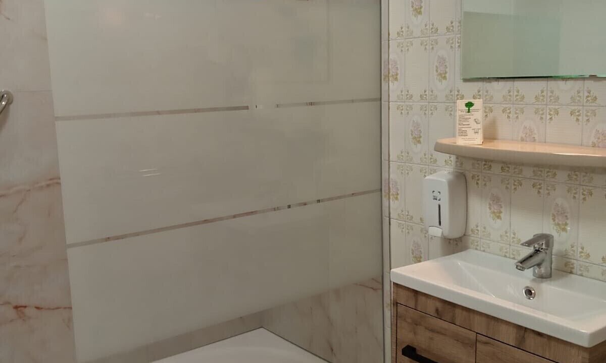 Photo of Bathroom in Commentry