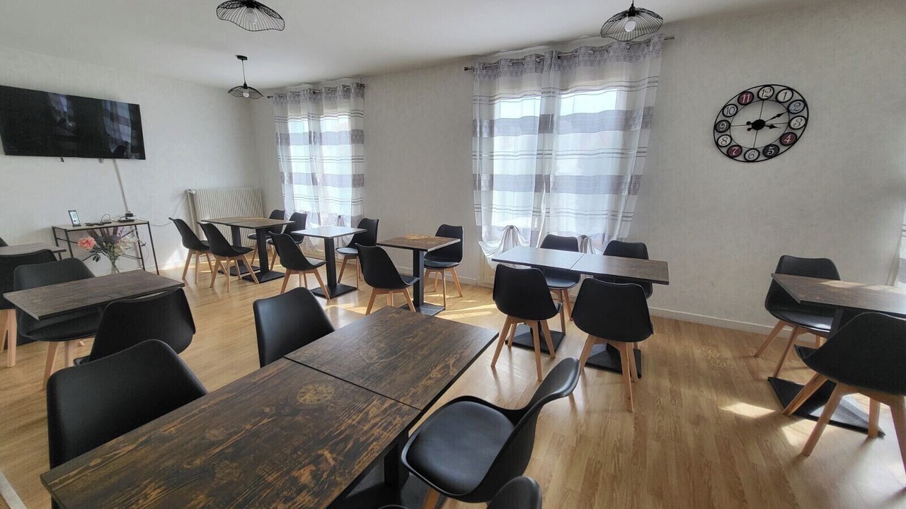 Photo of Others in Commentry