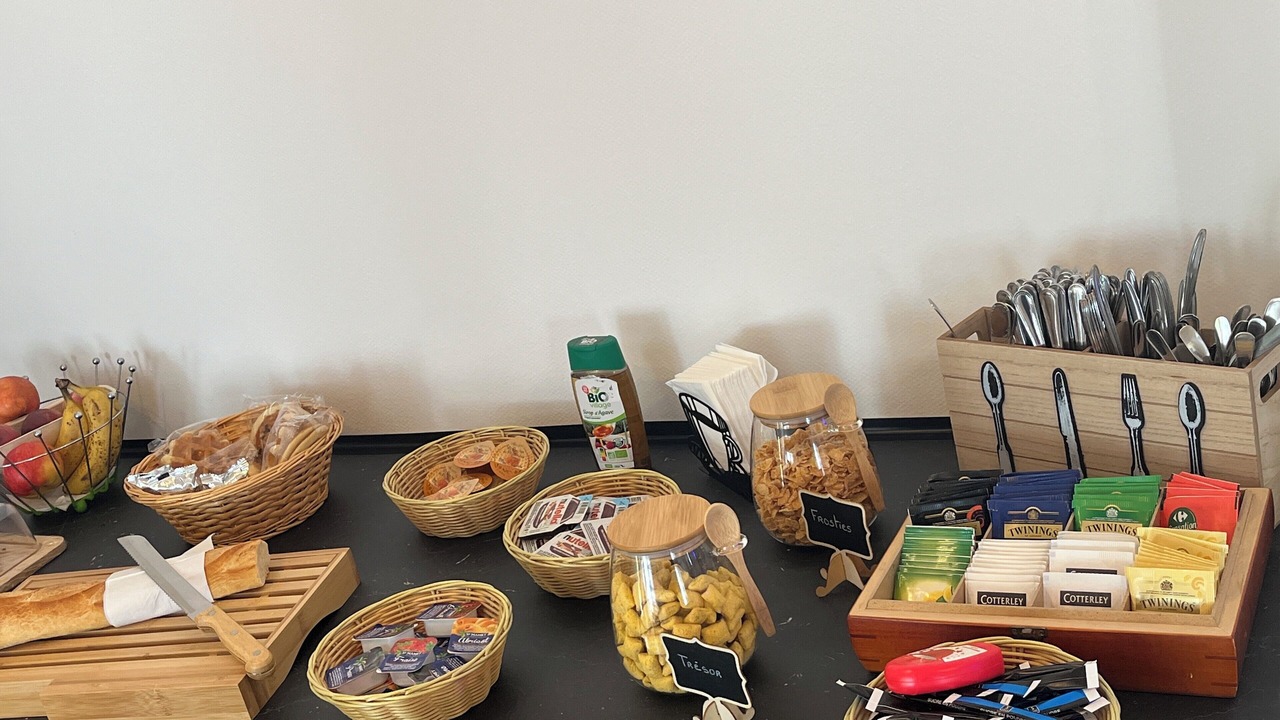 Photo of Others in Commentry