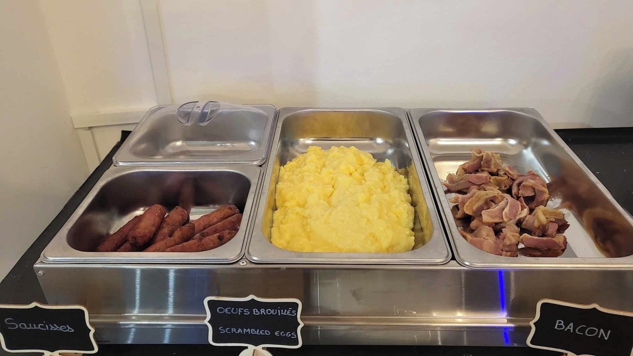 Photo of Others in Commentry