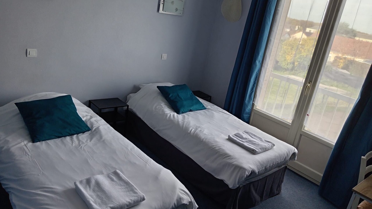 Photo of Others in Commentry