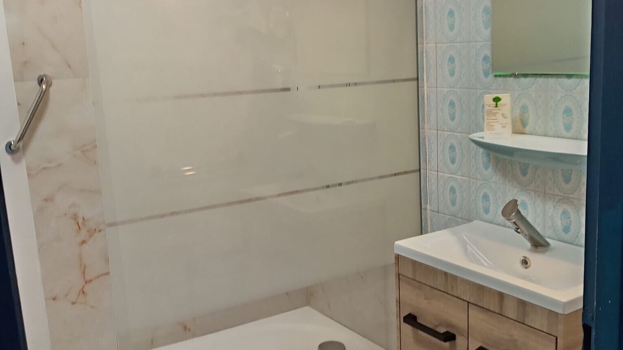 Photo of Others in Commentry