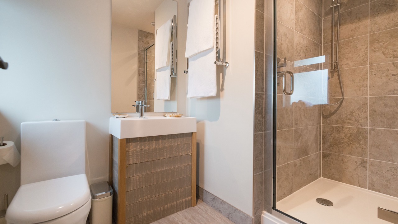 Photo of Bathroom in Fence