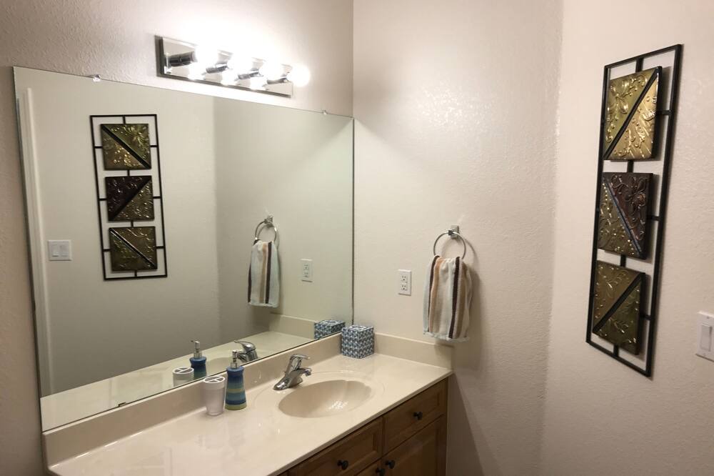 Photo of Bathroom in Heritage Hills