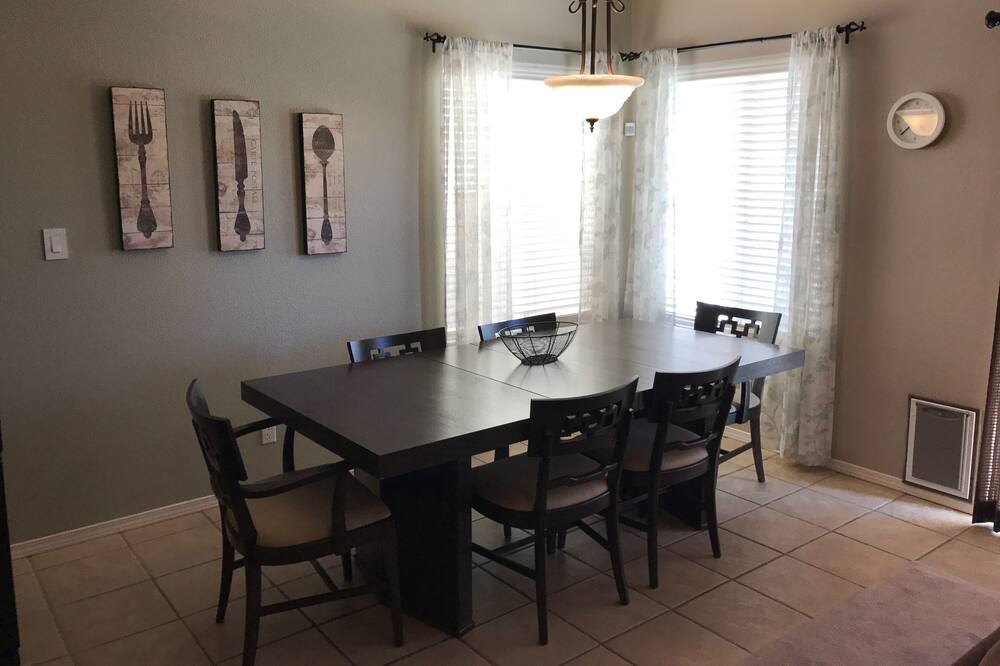 Photo of Livingroom in Heritage Hills