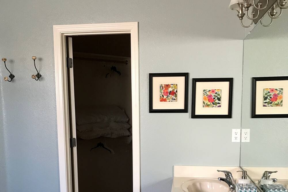 Photo of Bathroom in Heritage Hills