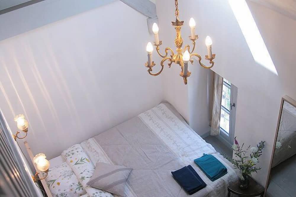 Photo of Bedroom in Ancy-le-Franc