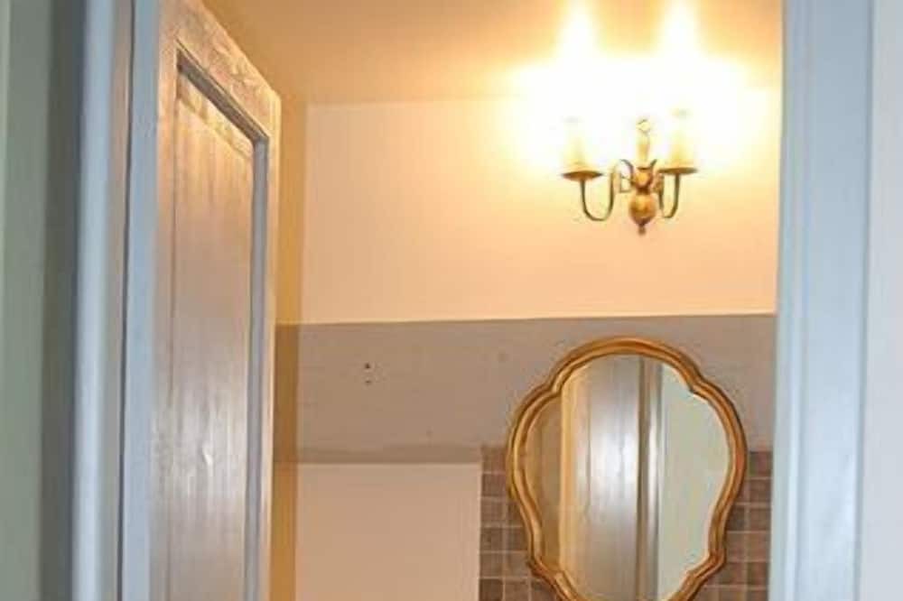 Photo of Bathroom in Ancy-le-Franc