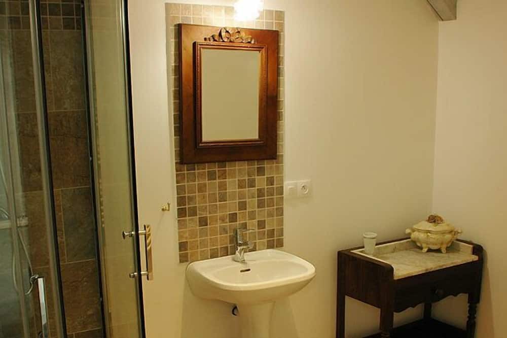 Photo of Bathroom in Ancy-le-Franc