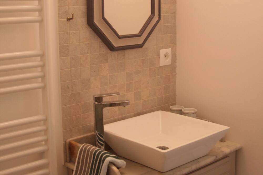 Photo of Bathroom in Ancy-le-Franc