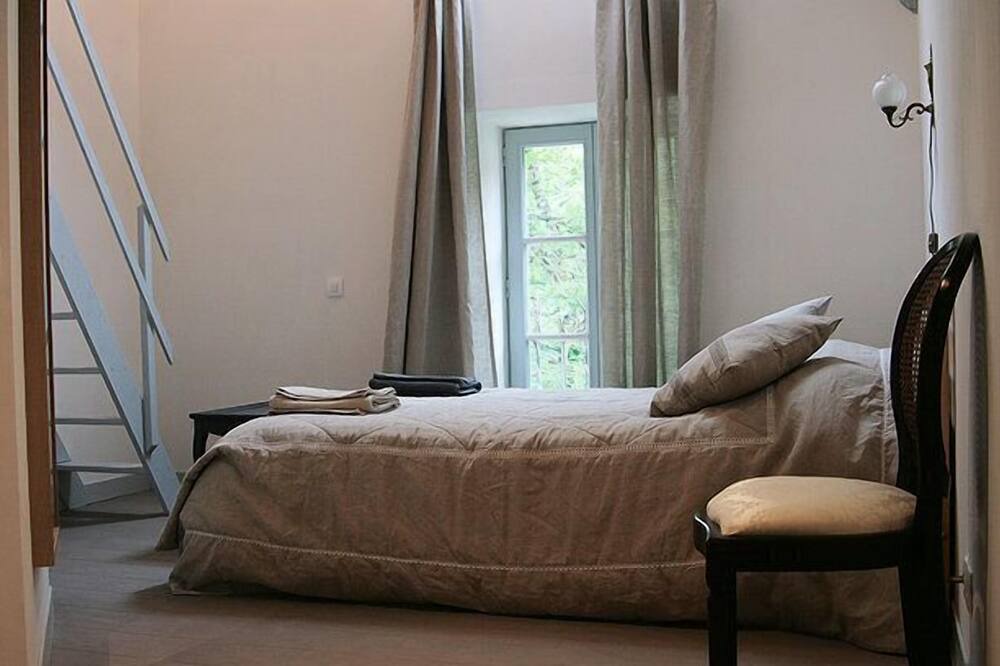 Photo of Bedroom in Ancy-le-Franc