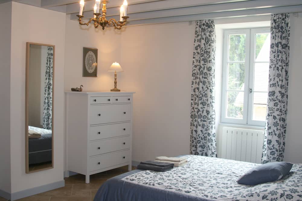 Photo of Bedroom in Ancy-le-Franc