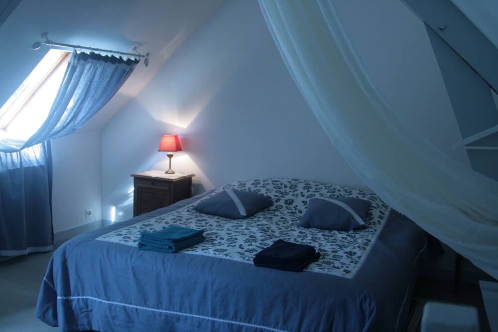 Photo of Bedroom in Ancy-le-Franc