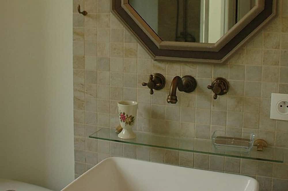 Photo of Bathroom in Ancy-le-Franc