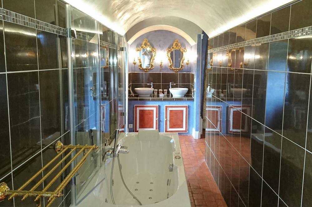 Photo of Bathroom in Mouret