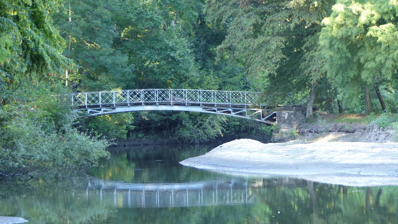 Photo of Others in Huisseau-sur-Cosson