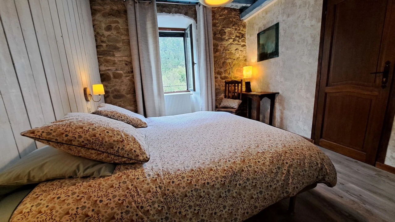 Photo of Bedroom in Menee