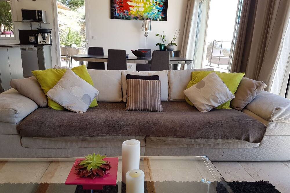 Photo of Livingroom in Auribeau-sur-Siagne