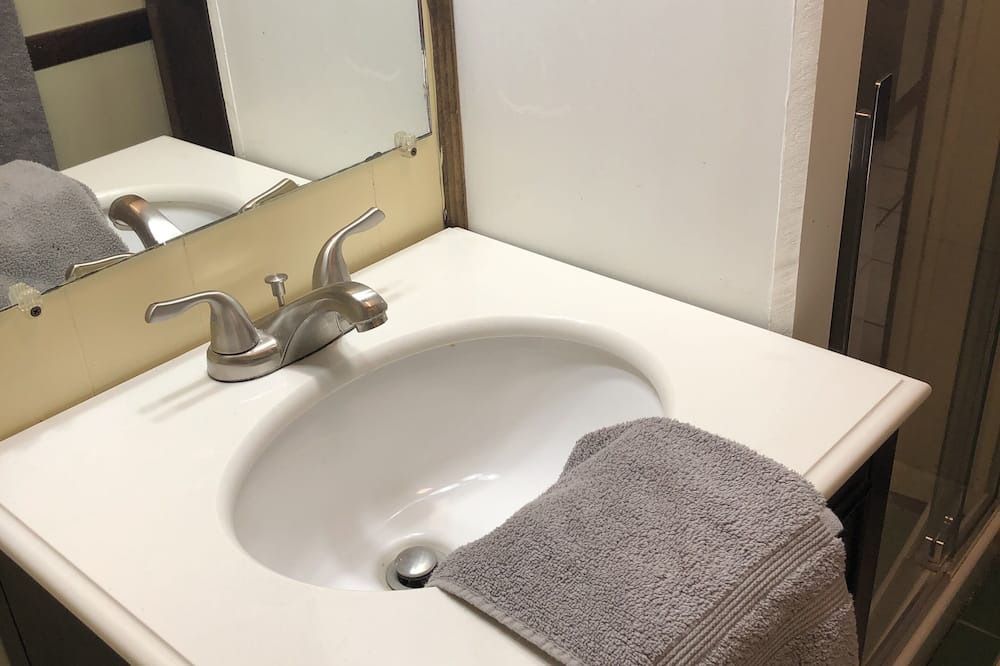 Photo of Bathroom in Centre