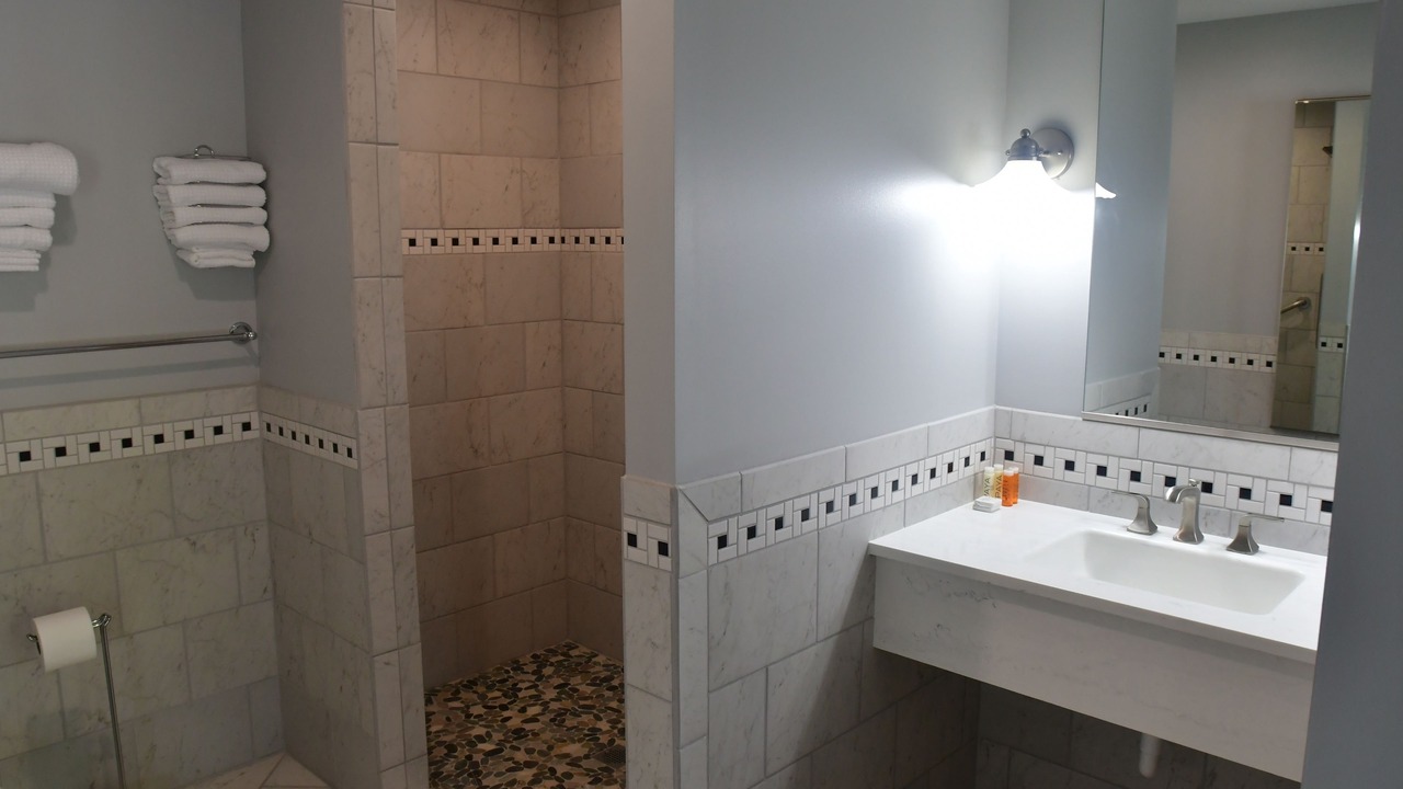 Photo of Bathroom in Eden