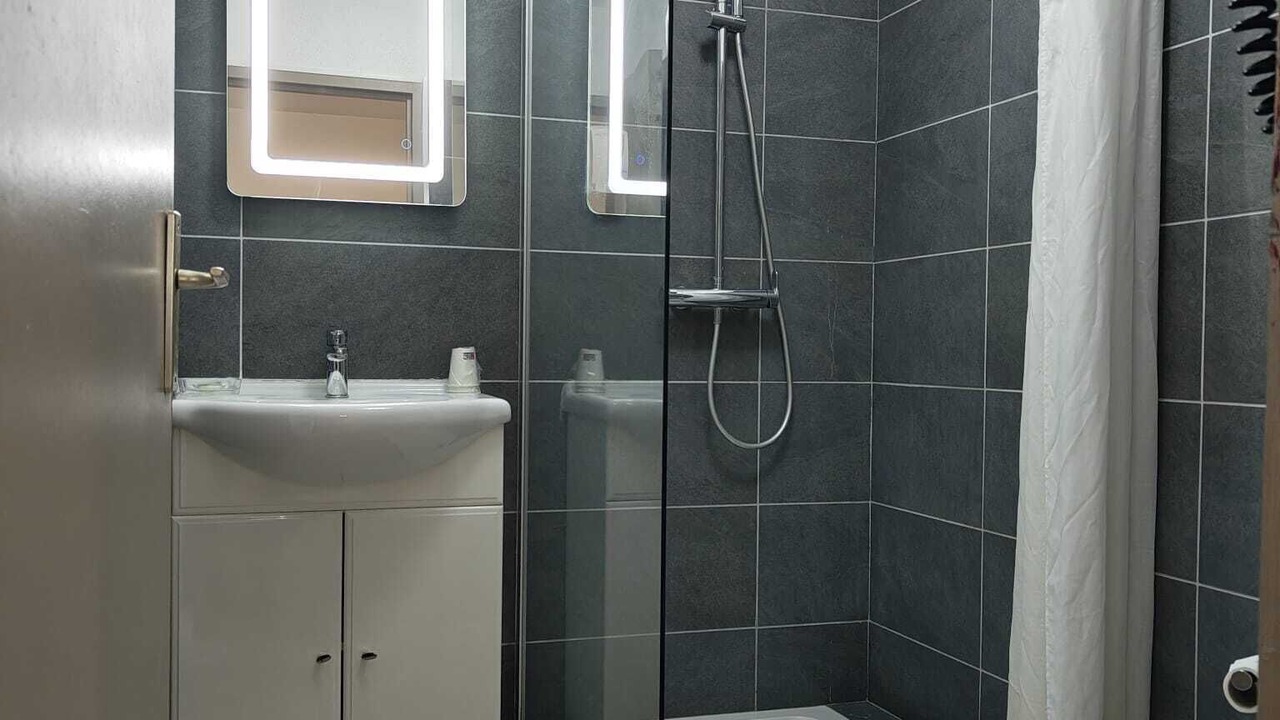 Photo of Bathroom in Puget-Theniers