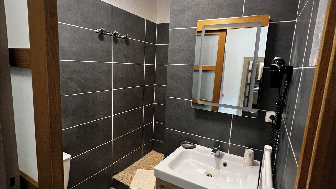 Photo of Bathroom in Puget-Theniers