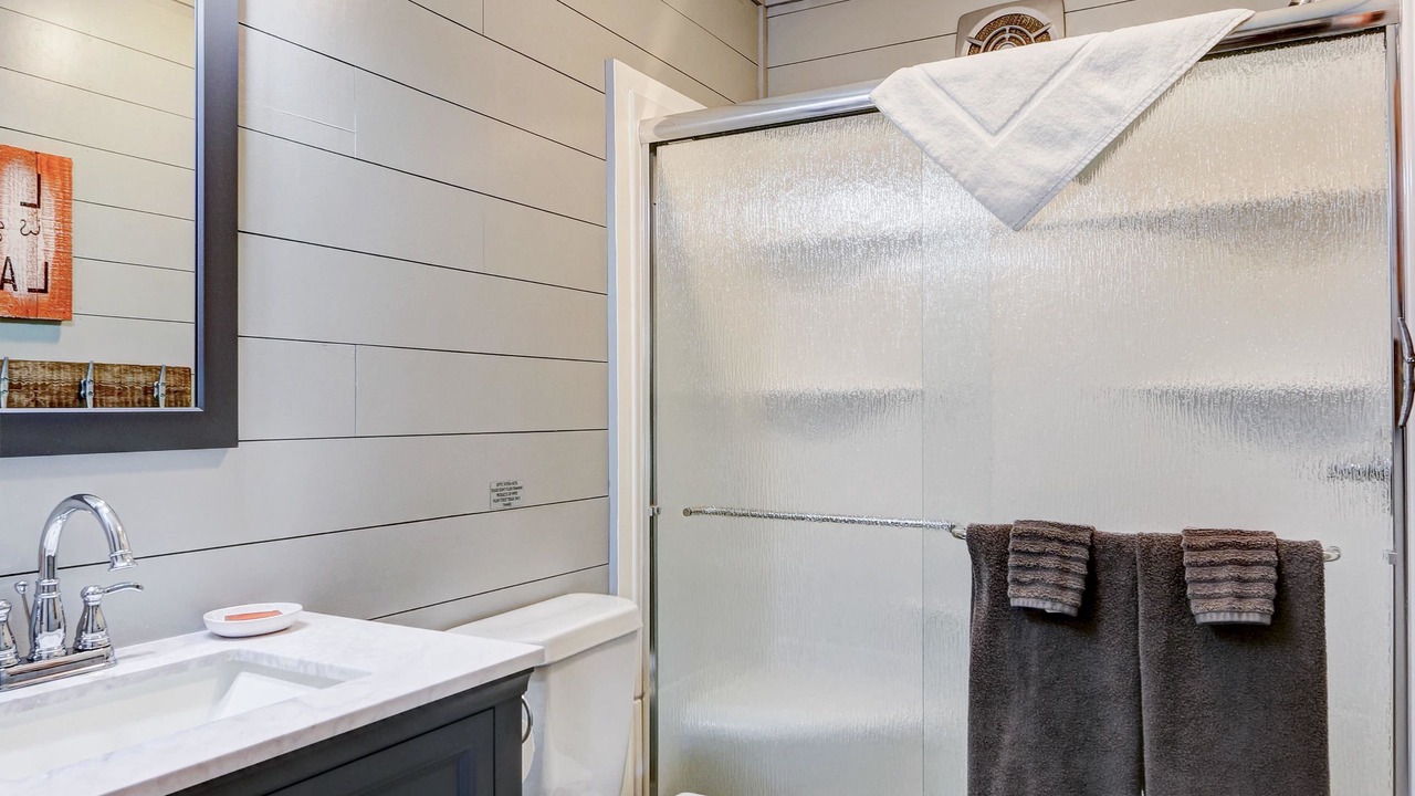 Photo of Bathroom in Cape Fair
