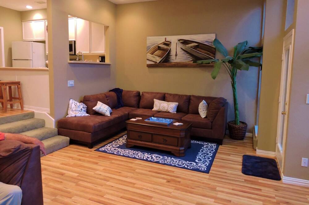 Photo of Livingroom in Pottsboro