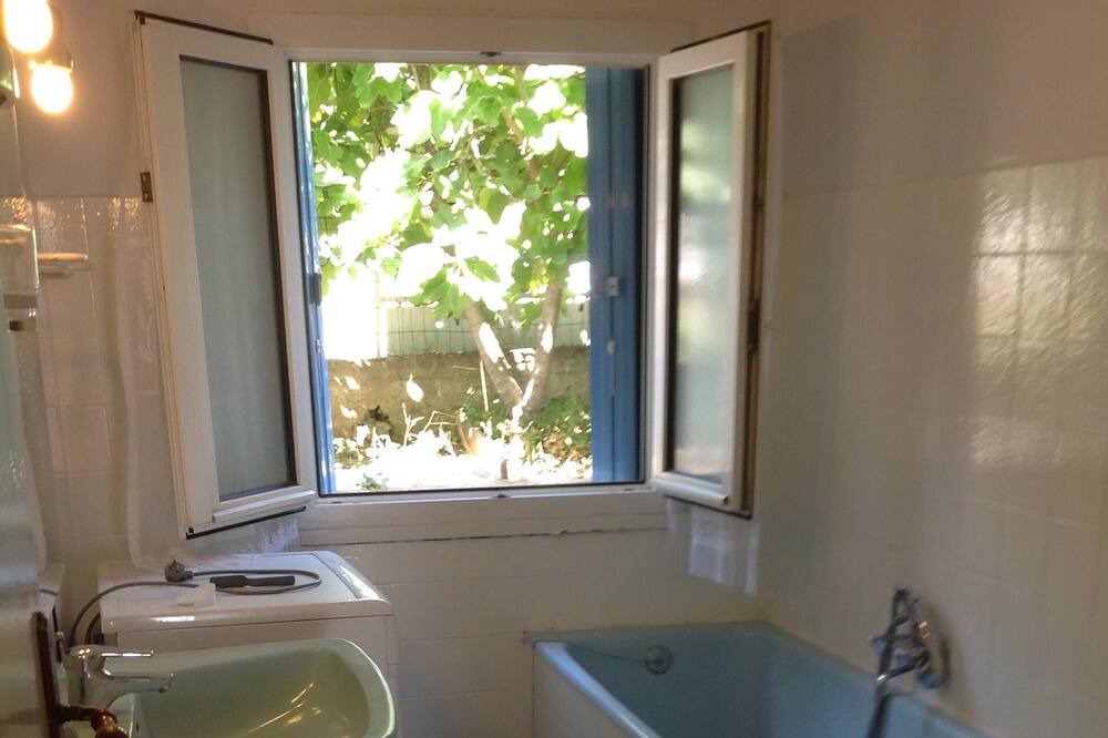 Photo of Bathroom in Furiani