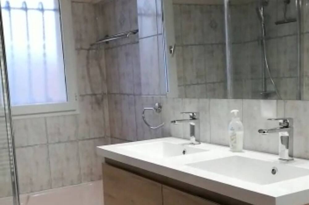 Photo of Bathroom in Alenya