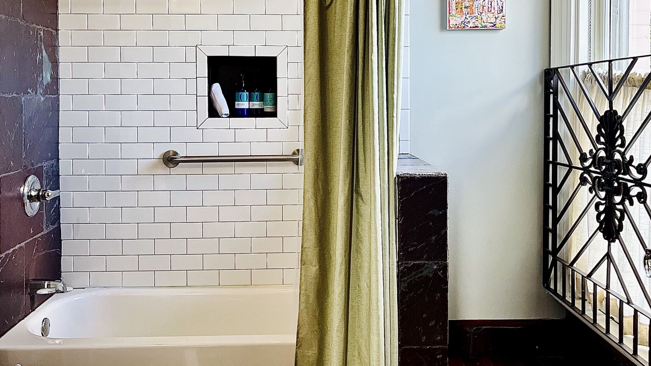 Photo of Bathroom in Treme