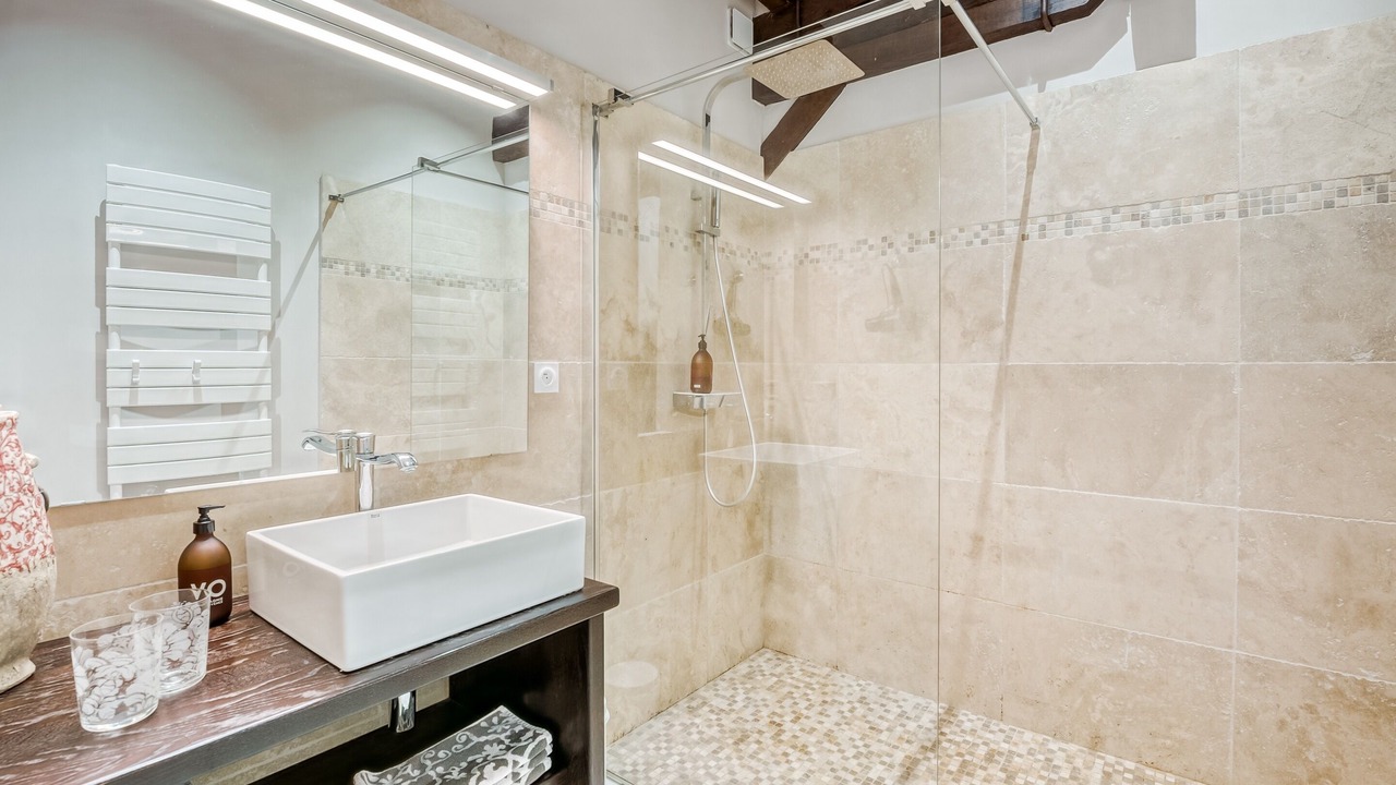 Photo of Bathroom in Lugon-et-l'ile-du-Carney