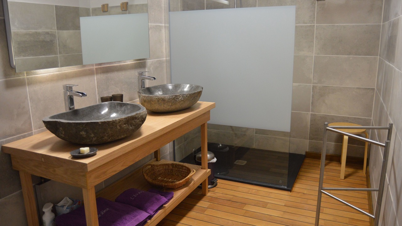 Photo of Bathroom in Arnaud-Guilhem