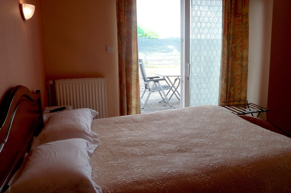 Photo of Bedroom in Le Lac-d'Issarles