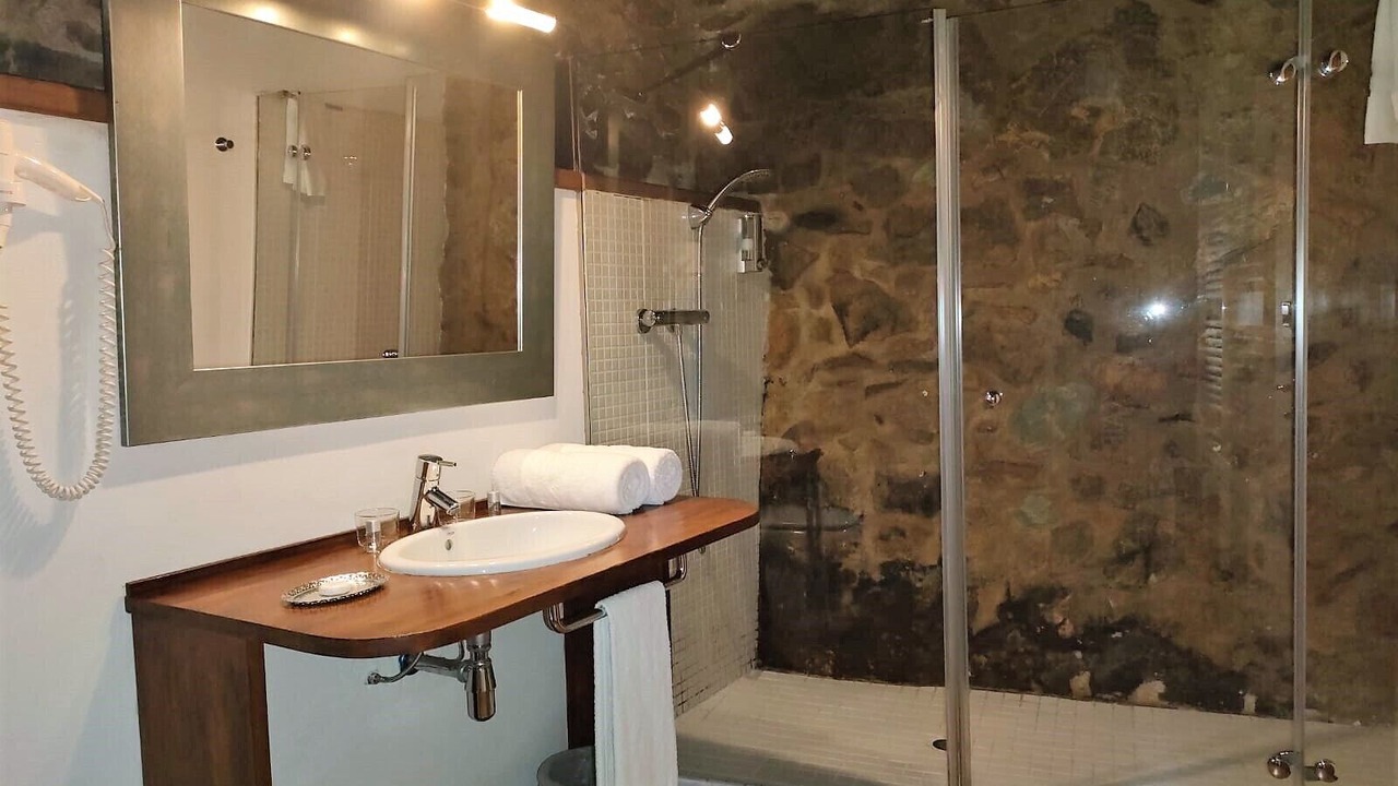 Photo of Bathroom in Planoles