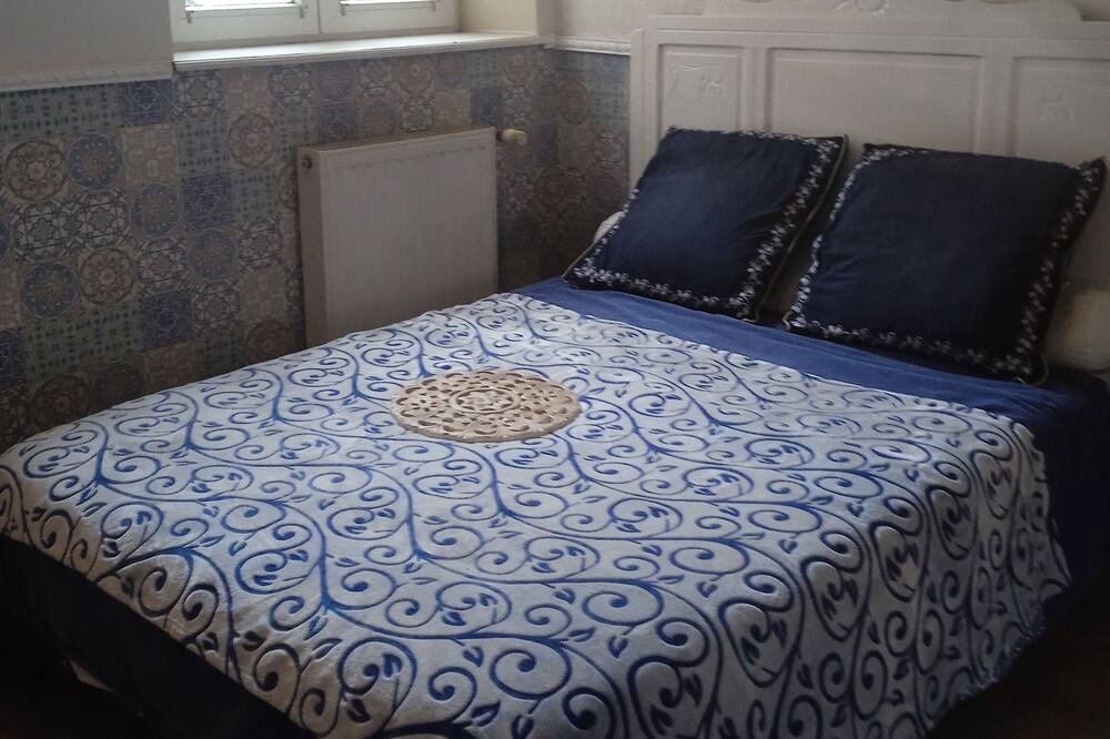 Photo of Bedroom in Cimetiere de l'Est