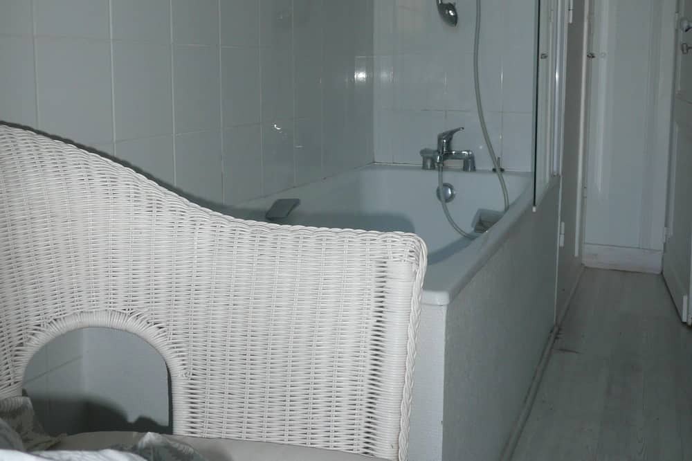 Photo of Bedroom in Castillon-la-Bataille